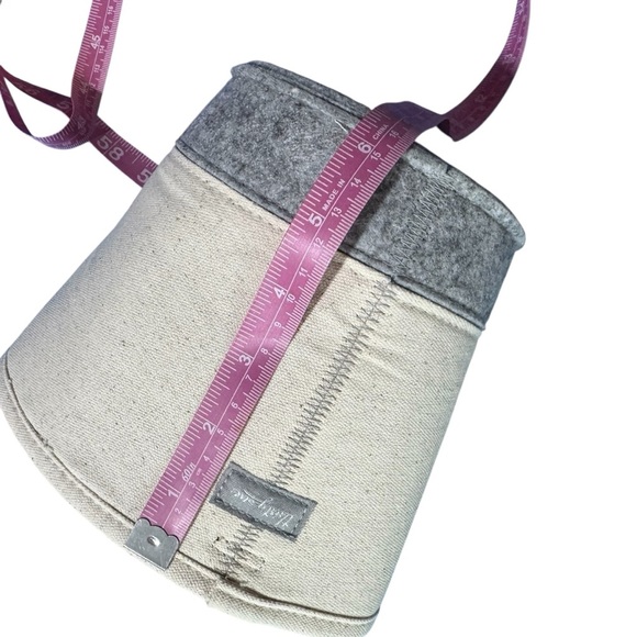 NWT Bee Kind Gray and Cream Felt Storage Basket - Picture 5 of 6